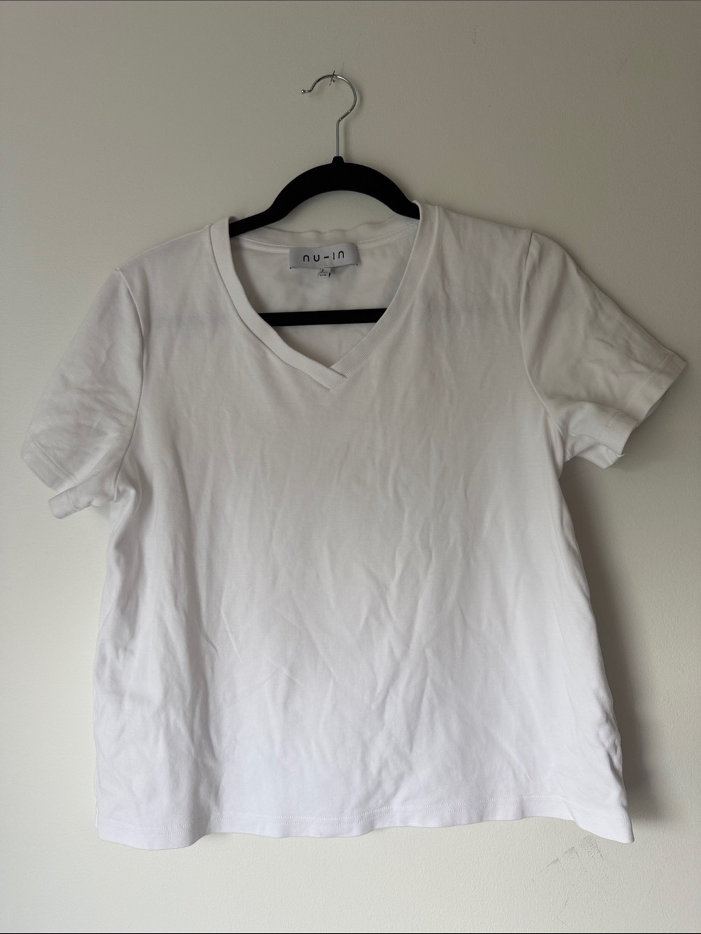 Nu-in White V-Neck Short Sleeve Top